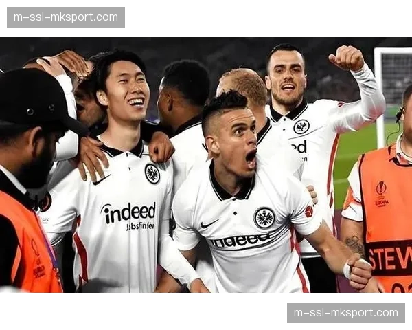 法兰克福警方通报：逮捕数名在赛前冲突中涉嫌暴力的球迷